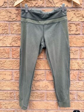 • Lululemon Fatigue Green Refine Crop Leggings